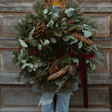 Load image into Gallery viewer, Plum Collection Premium Fresh Wreath