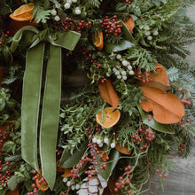 Load image into Gallery viewer, Magnolia Collection Premium Fresh Wreath