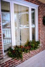 Load image into Gallery viewer, Seasonal Fresh Garland