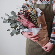 Load image into Gallery viewer, Everlasting Dried Flower Bouquet