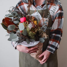 Load image into Gallery viewer, Everlasting Dried Flower Bouquet