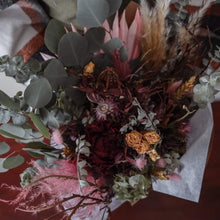 Load image into Gallery viewer, Everlasting Dried Flower Bouquet