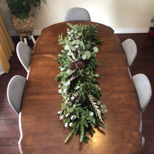 Load image into Gallery viewer, Seasonal Table Centrepiece