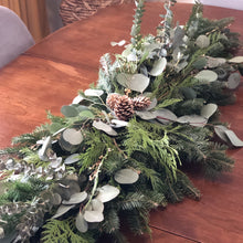 Load image into Gallery viewer, Seasonal Table Centrepiece