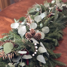Load image into Gallery viewer, Seasonal Table Centrepiece