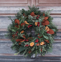 Load image into Gallery viewer, Magnolia Collection Classic 20&quot; Fresh Wreath
