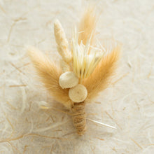 Load image into Gallery viewer, Boutonniere
