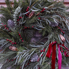 Load image into Gallery viewer, Plum Collection Classic 20" Fresh Wreath