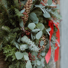 Load image into Gallery viewer, Holly Collection Premium Fresh Wreath
