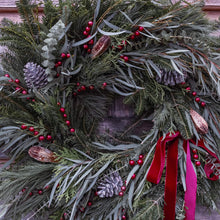 Load image into Gallery viewer, Plum Collection Classic 20&quot; Fresh Wreath
