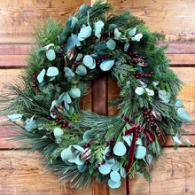 Load image into Gallery viewer, Plum Collection Classic 20&quot; Fresh Wreath
